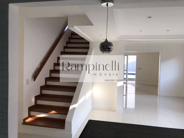 Casa para Venda em Santana de Parnaíba - 4