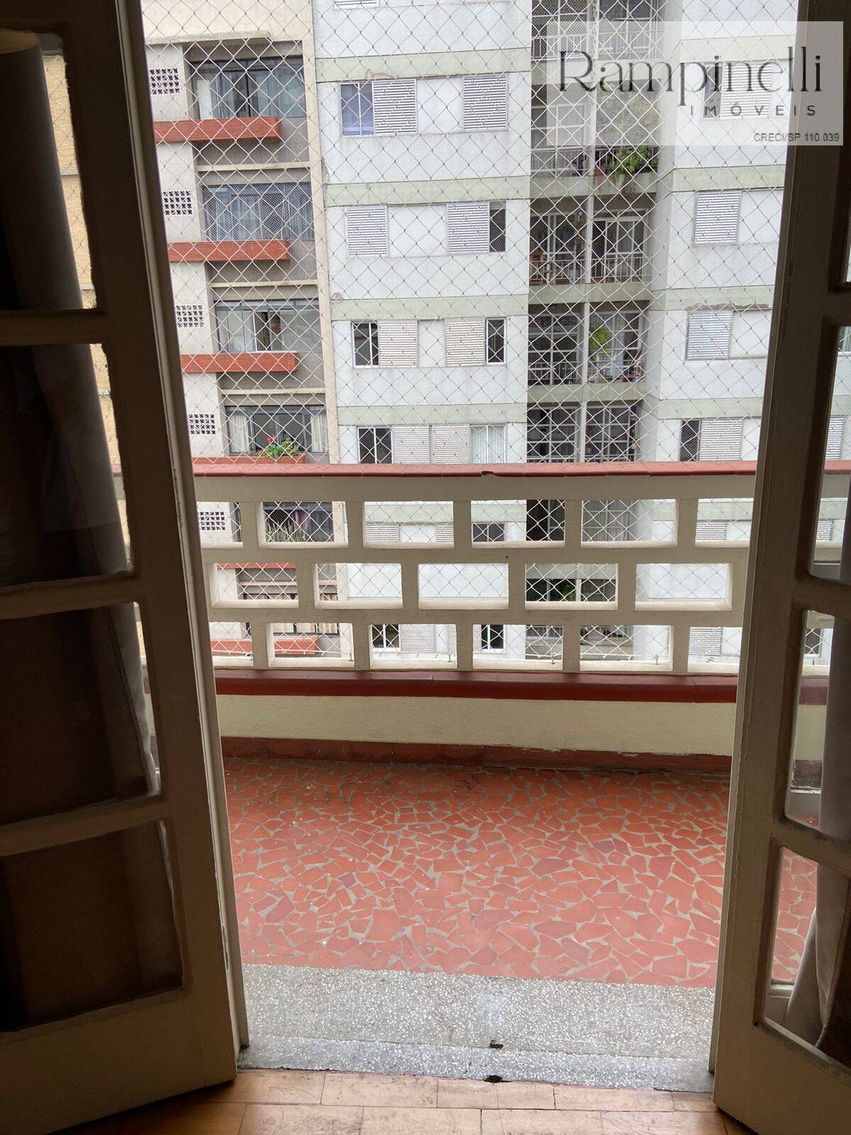 APARTAMENTO COM OTIMA LOCALUIZACAO SANTA CECILIA