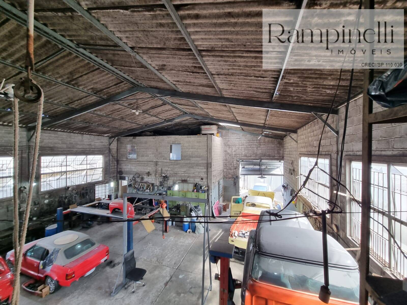 EXCELENTE GALPÃO COM REDE TRIFÁSICO EM BARUERI PRÓXIMO A CASTELO BRANCO