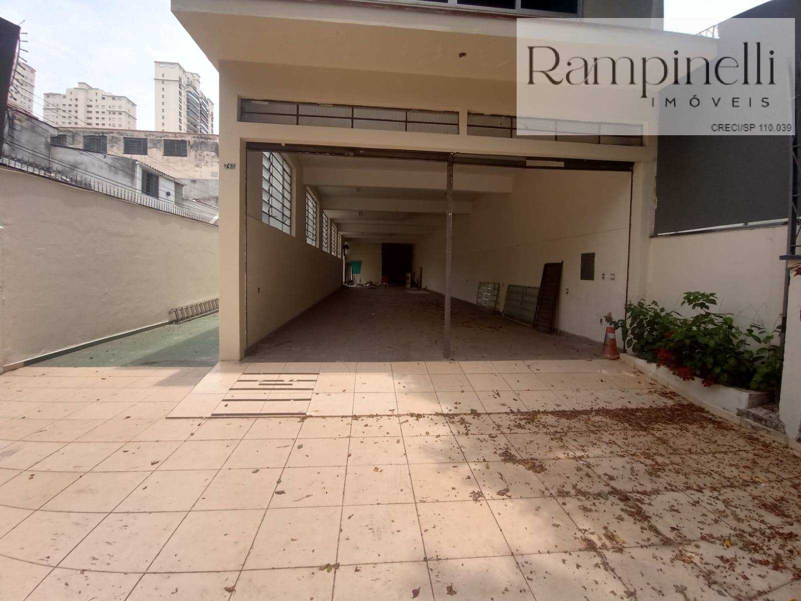 GALPÃO COMERCIAL EM EXCELENTE LOCALIZAÇÃO NA VL. ROMANA