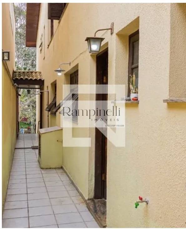 Casa Espaçosa com Quintal Amplo, Suíte e 2 Vagas – Excelente Oportunidade