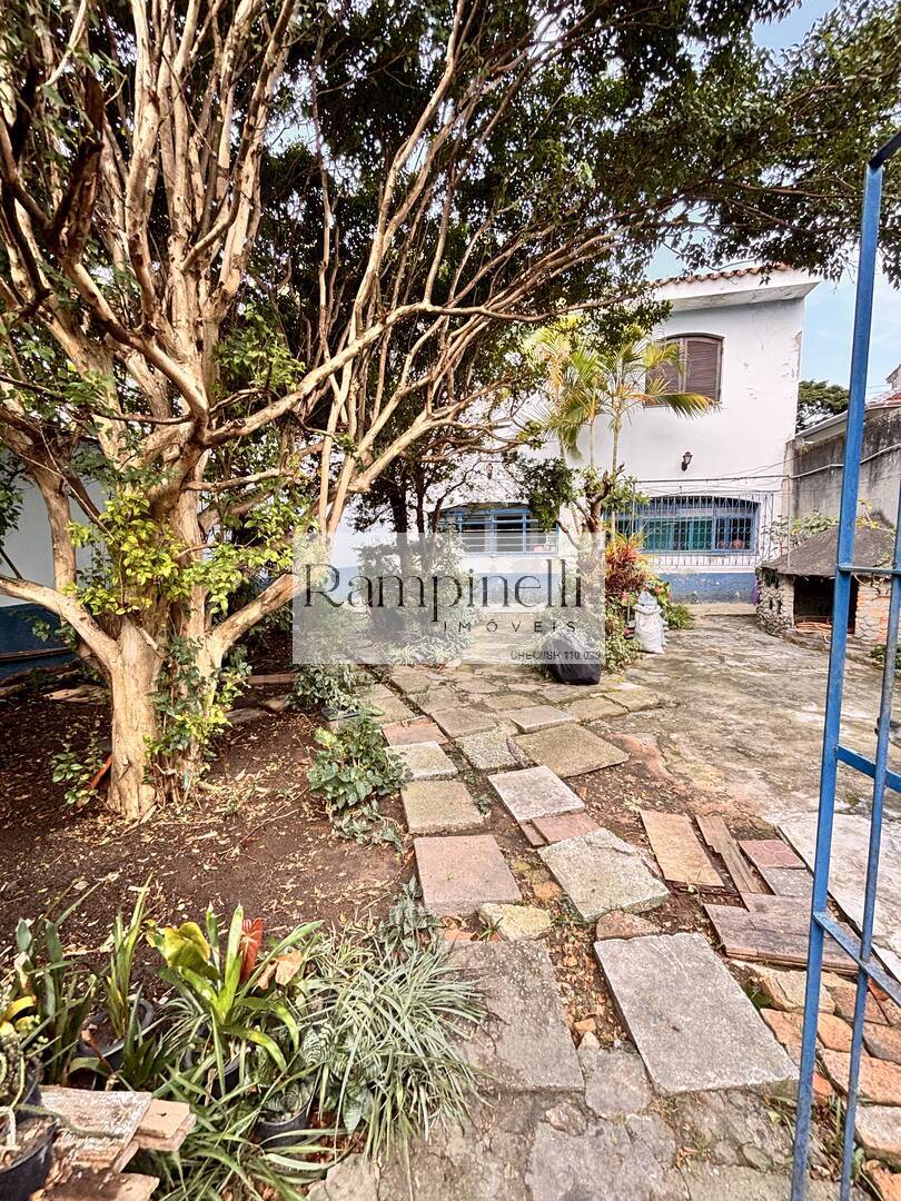 SOBRADO NA RUA TONELEROS – AMPLO TERRENO – 4 DORMITÓRIOS – 6 VAGAS