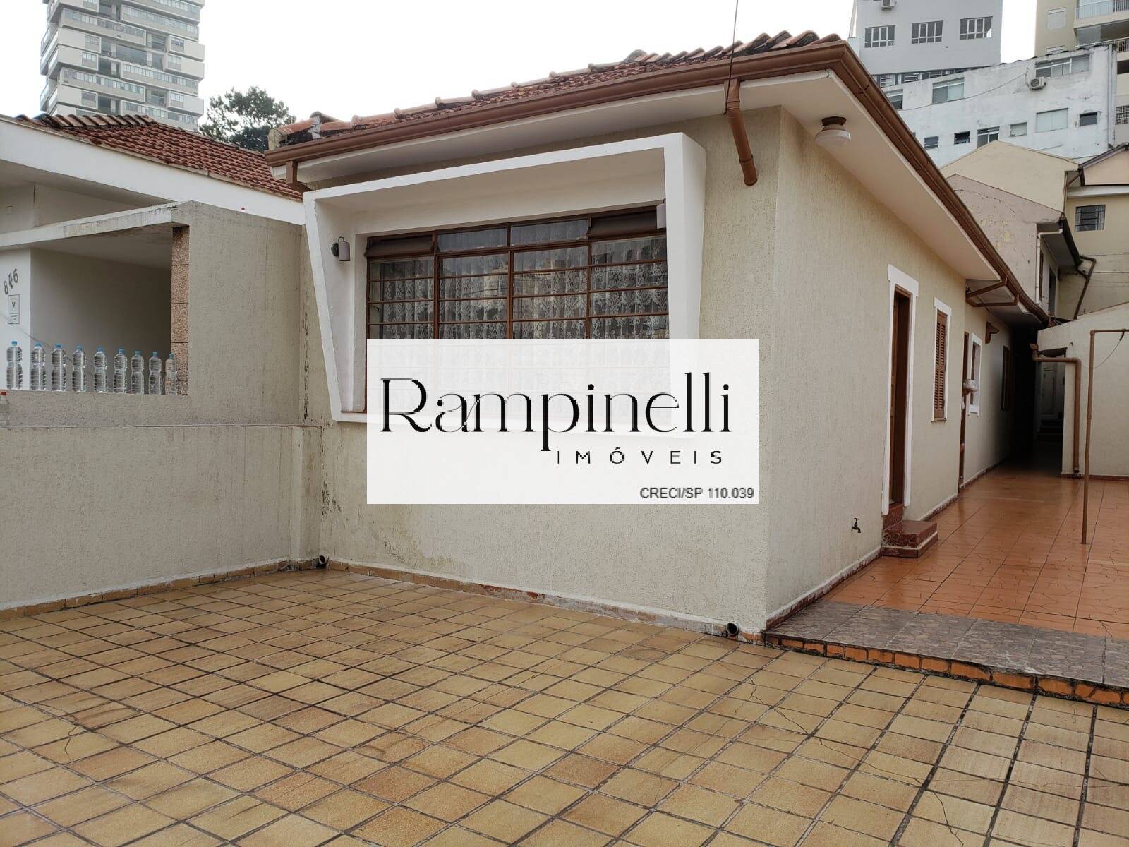 VENDA: CASA COM 4 MORADIAS EM TERRENO DE 428M² NA AV. RICARDO MEDINA