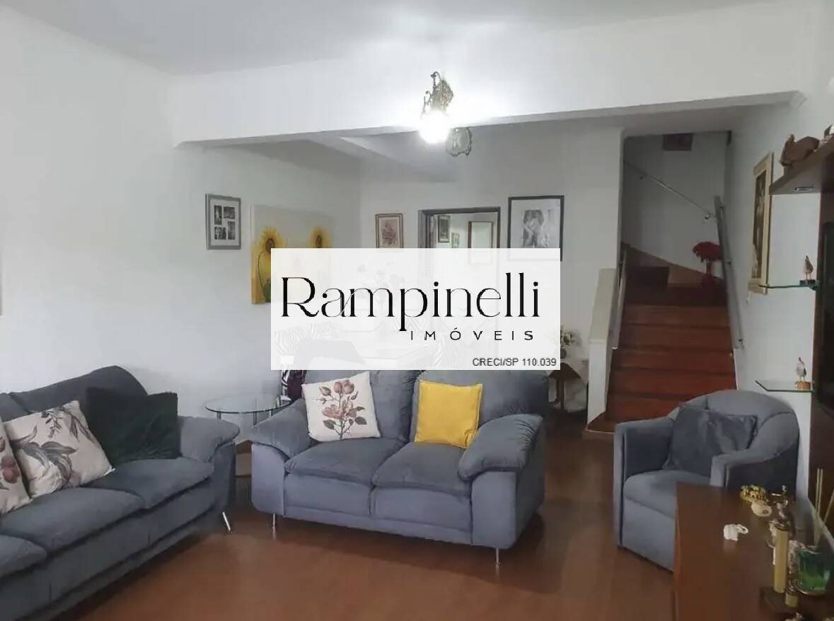 VENDE-SE CASA 230 M² COM 3 DORMITÓRIOS E GRANDE POTENCIAL NA VILA ROMANA